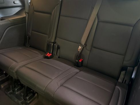 Used 2025 GMC Yukon Denali AWD/4WD image 19