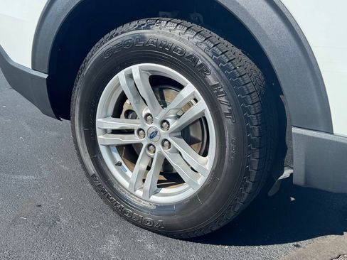Used 2023 Ford Explorer XLT w/ Equipment Group 202A AWD/4WD image 24