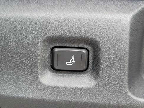 Used 2025 Toyota Tacoma SR5 RWD image 23
