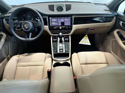 New 2026 Porsche Macan image 16