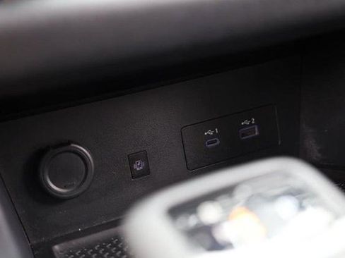 Certified 2025 Nissan Pathfinder SL image 16