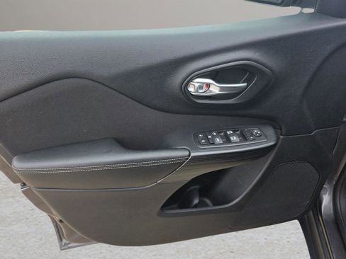 Used 2016 Jeep Cherokee Latitude w/ Safety/Convenience Group image 85