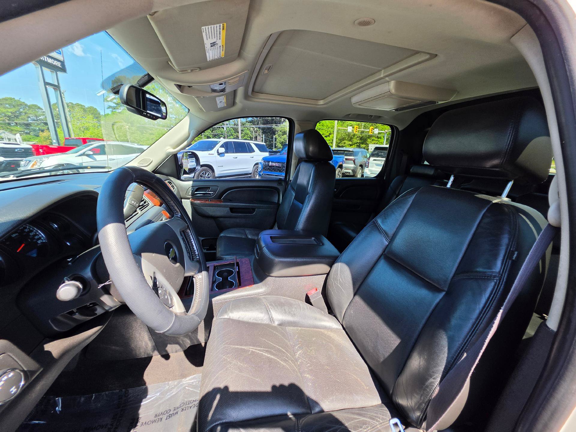 Used 2012 Chevrolet Avalanche LTZ AWD/4WD image 8