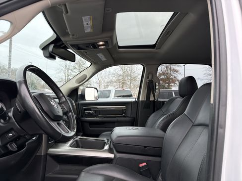 Used 2018 RAM 1500 Sport image 12