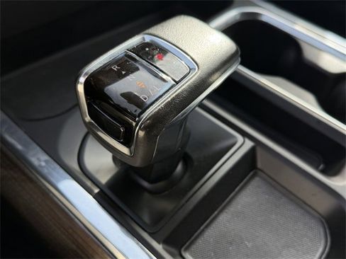 Used 2022 Chevrolet Silverado 1500 RST image 21