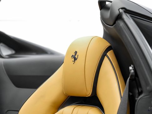 Used 2022 Ferrari 812 GTS RWD image 50