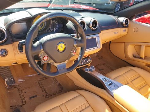 Used 2010 Ferrari California Spyder image 19