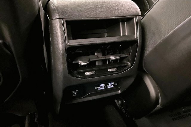 Used 2023 Jeep Grand Cherokee Altitude AWD/4WD image 33