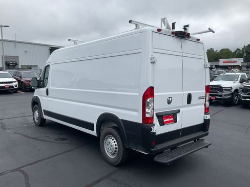 New 2025 RAM ProMaster 2500 w/ Convenience Group image 4