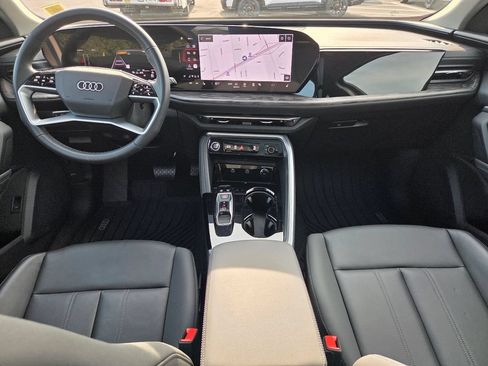 Used 2025 Audi Q5 Premium Plus w/ Premium Plus AWD/4WD image 12