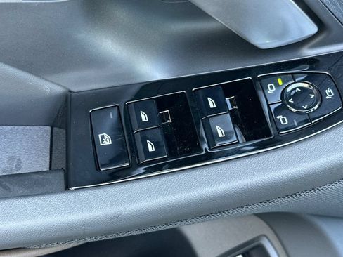 New 2026 BMW 530i RWD image 11