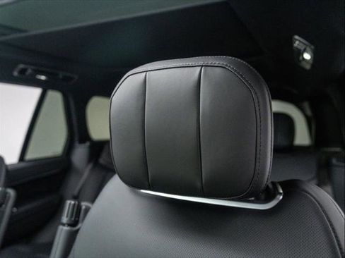 New 2025 Land Rover Range Rover SE image 14