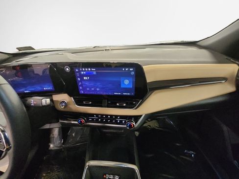 Used 2026 Chevrolet Equinox ACTIV w/ LPO, Floor Liner Package AWD/4WD image 23
