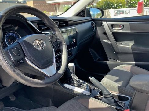 Used 2017 Toyota Corolla LE FWD image 11