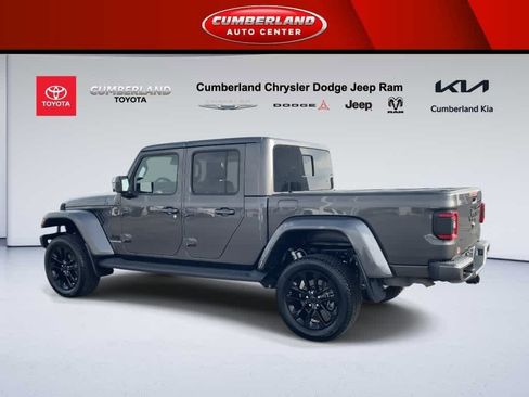 Used 2021 Jeep Gladiator Overland image 6