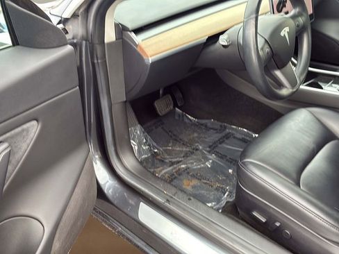 Used 2018 Tesla Model 3 Long Range image 14