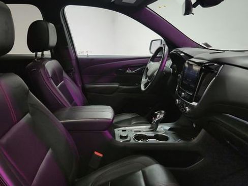 Used 2022 Chevrolet Traverse RS image 22