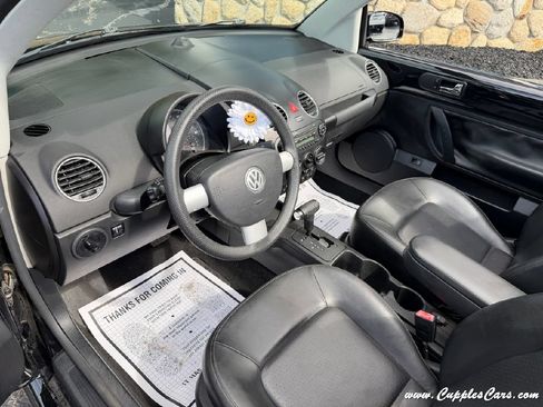 Used 2008 Volkswagen Beetle S FWD image 5