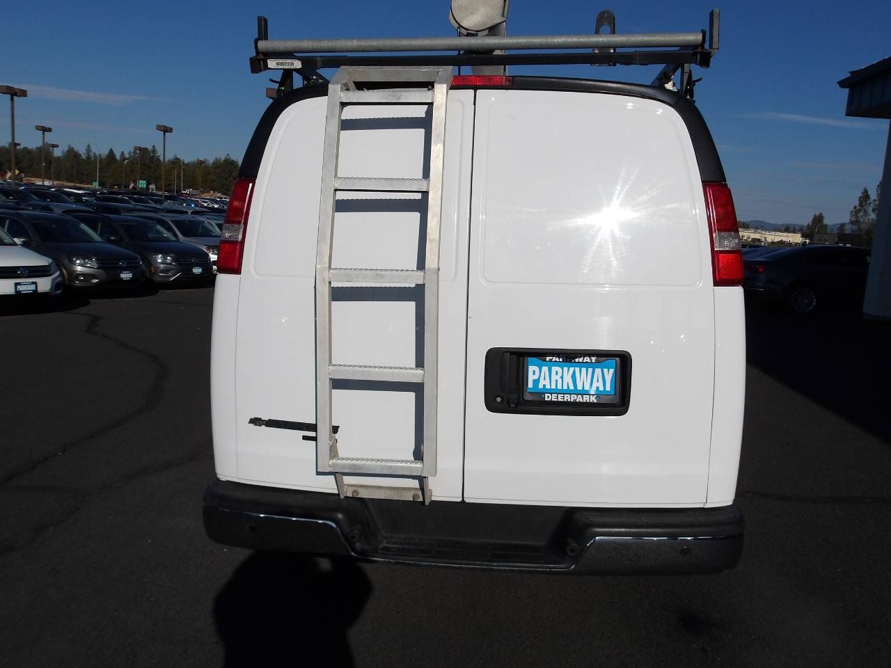 Used 2016 Chevrolet Express 3500 RWD image 4
