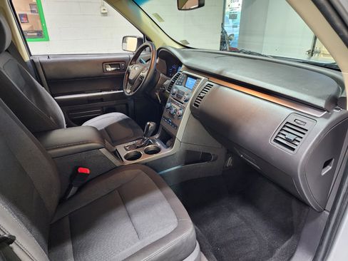 Used 2019 Ford Flex SE image 27