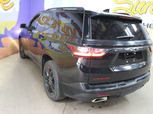 Used 2021 Chevrolet Traverse Premier w/ Redline Edition AWD/4WD image 6