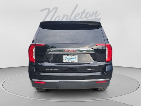Used 2023 GMC Yukon XL SLT AWD/4WD image 4