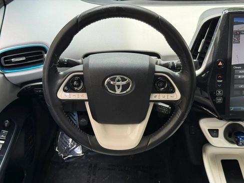 Used 2017 Toyota Prius Prime Advanced FWD image 17