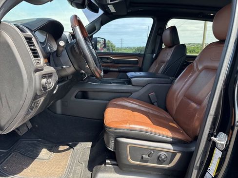 Used 2019 RAM 1500 Limited image 6