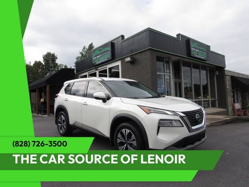 Used 2021 Nissan Rogue SV FWD image 1