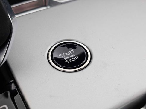 New 2025 Land Rover Range Rover SE image 28