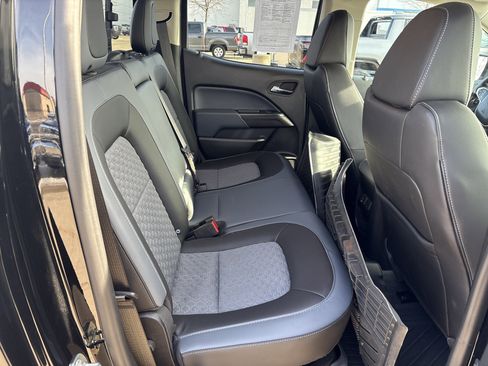 Used 2022 Chevrolet Colorado Z71 w/ Z71 Midnight Edition image 16