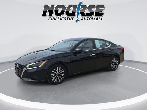 Used 2025 Nissan Altima 2.5 SV FWD image 4