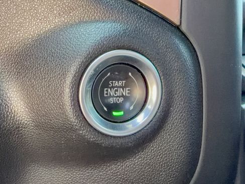 Certified 2019 Chevrolet Silverado 1500 High Country w/ High Country Premium Package AWD/4WD image 20