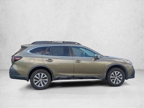 Used 2022 Subaru Outback Premium AWD/4WD image 4