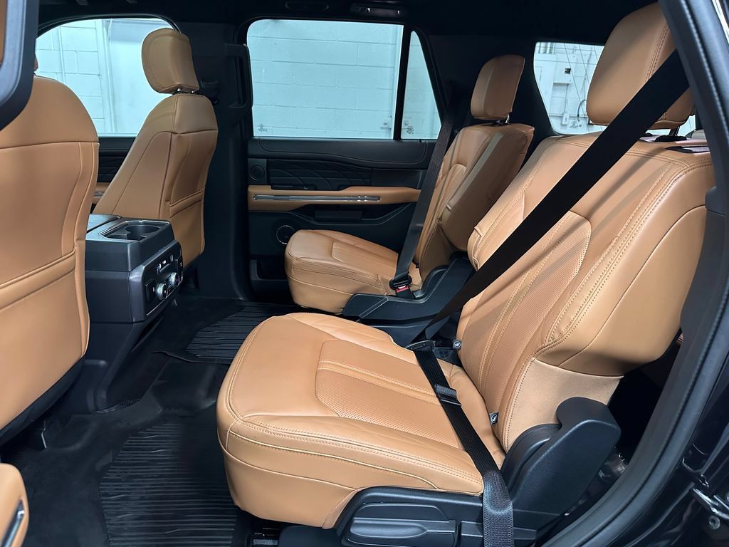 Used 2022 Ford Expedition Platinum AWD/4WD image 22