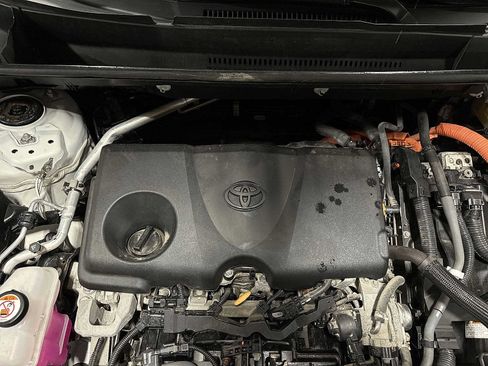 Used 2023 Toyota RAV4 LE AWD/4WD image 12