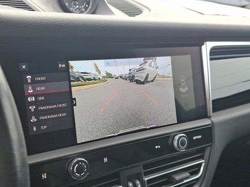 Used 2023 Porsche Macan image 19