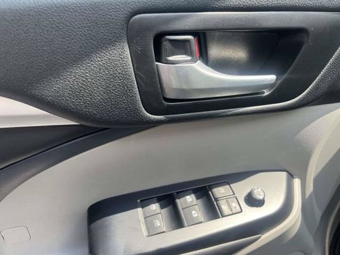 Used 2018 Toyota Highlander XLE AWD/4WD image 19