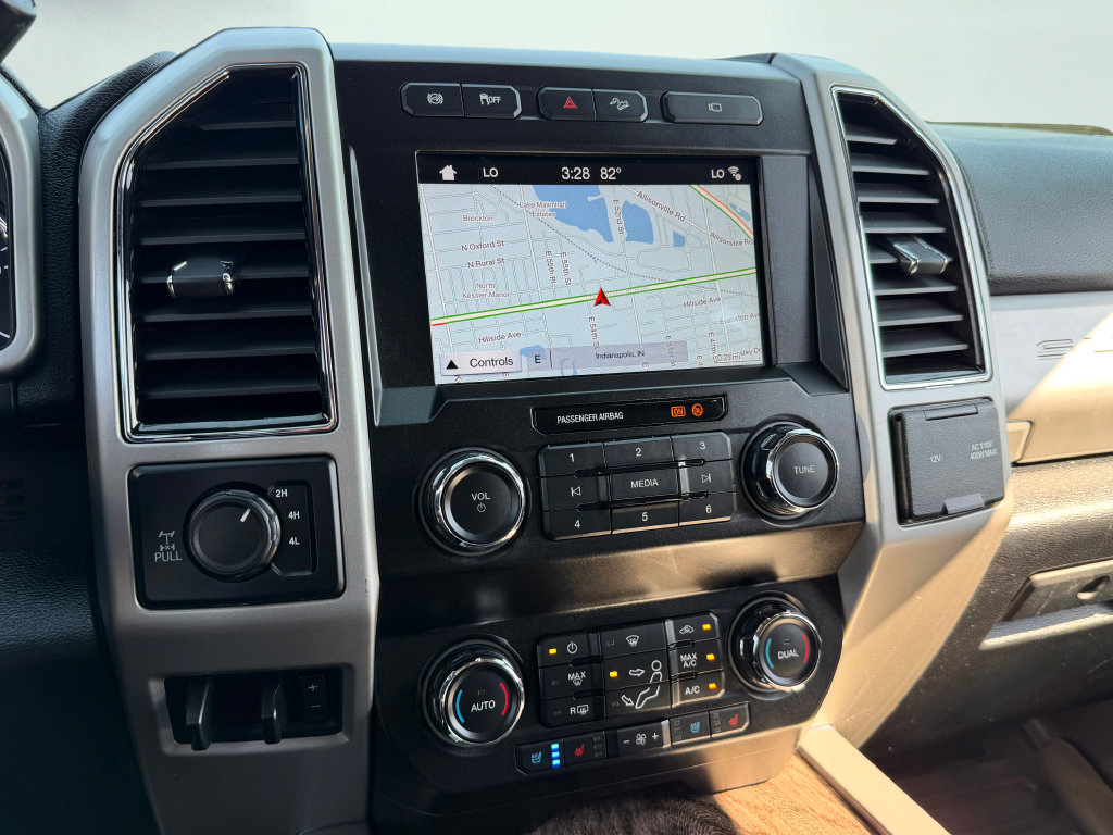 Used 2019 Ford F250 Lariat w/ Lariat Value Package AWD/4WD image 14
