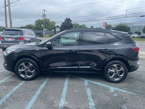 Used 2024 Ford Escape ST-Line w/ Tech Pack #1 AWD/4WD image 2