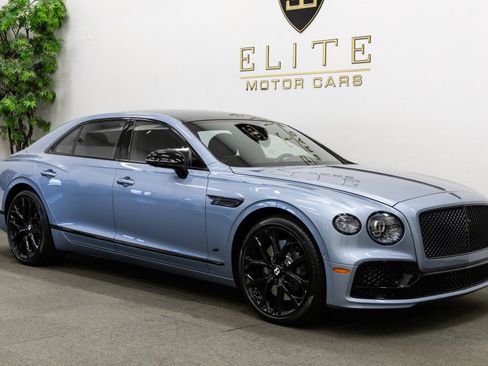 Used 2024 Bentley Flying Spur Plug-In Hybrid AWD/4WD image 8