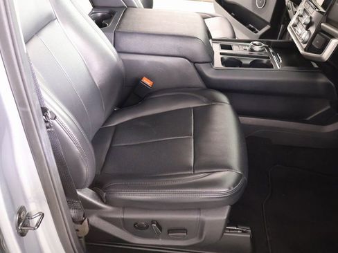 Used 2024 Ford Expedition Max XLT image 15