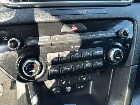 Certified 2020 Kia Sportage EX image 17