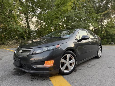 Used 2015 Chevrolet Volt w/ Enhanced Safety Package 1 image 1