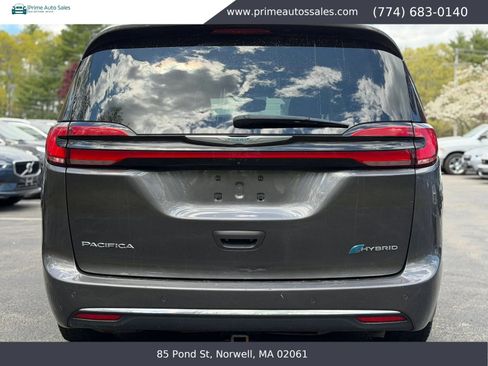 Used 2021 Chrysler Pacifica Touring-L FWD image 7