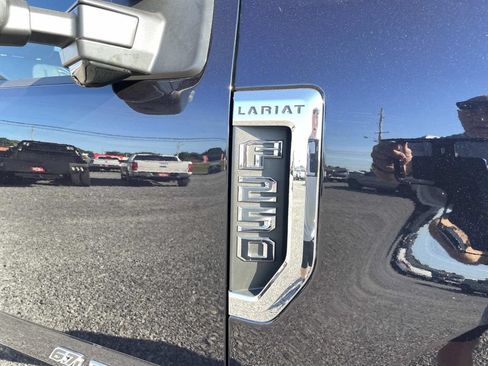 Used 2022 Ford F250 Lariat w/ Lariat Ultimate Package AWD/4WD image 36