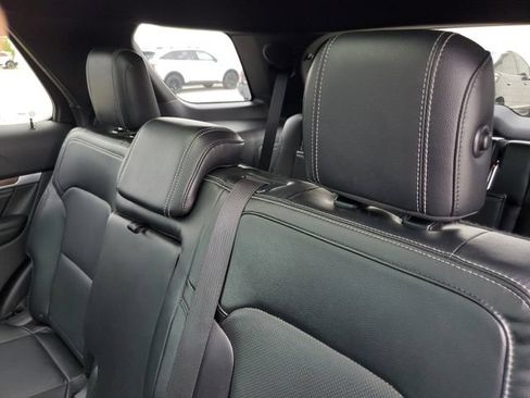 Used 2016 Ford Explorer Limited w/ Equipment Group 301A AWD/4WD image 13