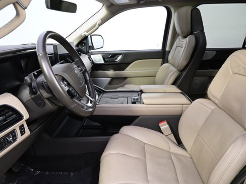Certified 2022 Lincoln Navigator Reserve image 13