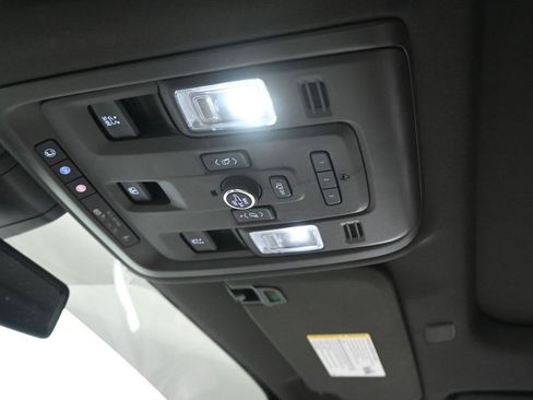 Used 2021 Chevrolet Tahoe Z71 w/ Z71 Off-Road Package image 23