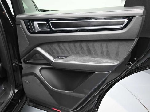 Certified 2023 Porsche Cayenne GTS AWD/4WD image 22